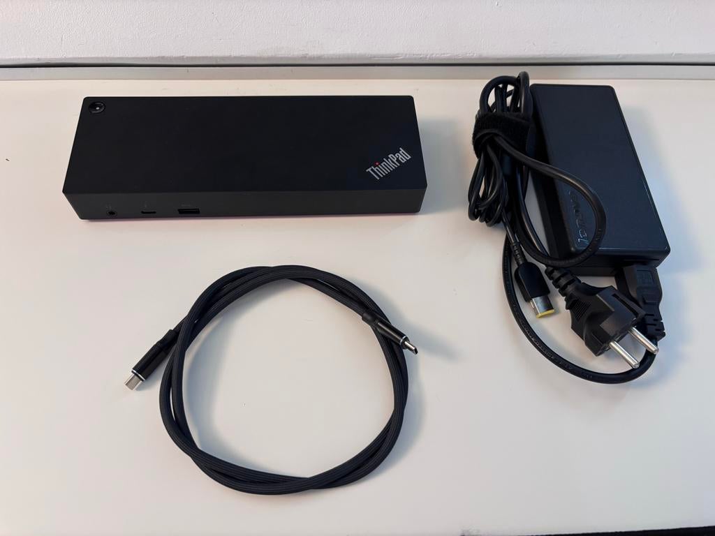 Lenovo ThinkPad USB-c Dock (incl datakabel + lader), Computers en Software, Dockingstations, Ophalen of Verzenden, Zo goed als nieuw