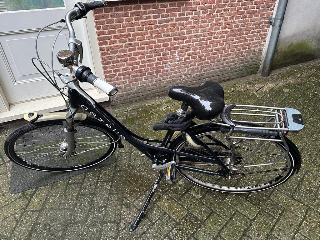 Gazelle brand bike for Ladies or Gents with handbrakes!, Ophalen, Versnellingen, Zo goed als nieuw, Schijfrem