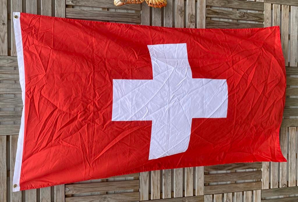 Vlag Zwitserland, 90x150 cm met 2 oog ringen, NIEUW, Ophalen of Verzenden, Nieuw
