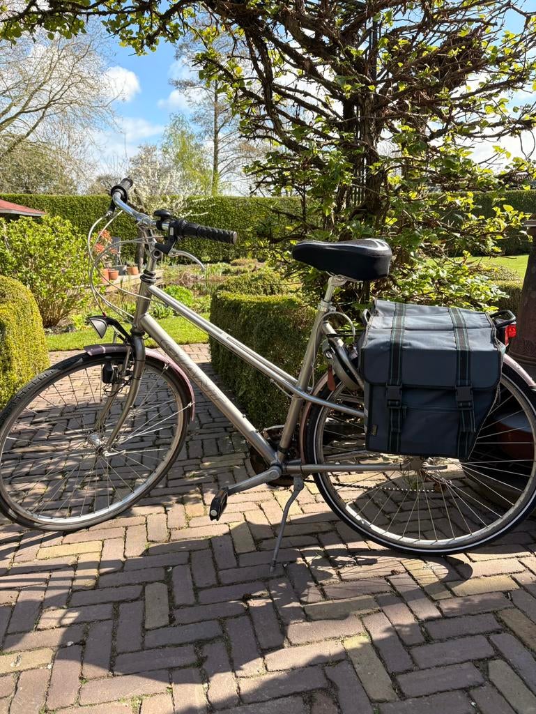 Mooie Giant fiets, framemaat 54 cm + fietstassen, Fietsen en Brommers, Ophalen, Giant, Minder dan 10 versnellingen, 28 inch