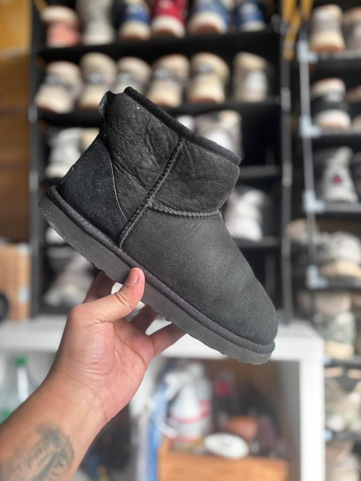 UGG Classic Ultra Mini Boot Black 38, Kleding | Dames, Schoenen, Zo goed als nieuw, Sneakers of Gympen, Zwart, Ophalen of Verzenden