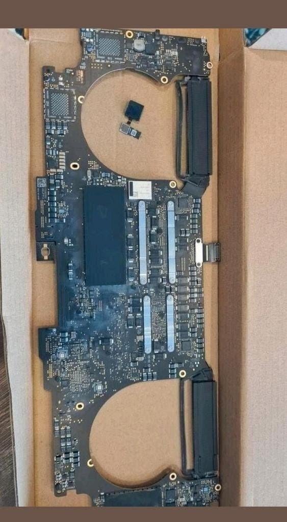 Moederbord Apple MacBook Pro 15 inch A1990 defect, Computers en Software, Moederborden, Ophalen of Verzenden