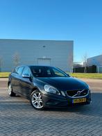 Volvo V60 T3 150pk R-Design 2012 NAP Orig NL, Auto's, Volvo, Voorwielaandrijving, 1596 cc, 4 cilinders, Origineel Nederlands