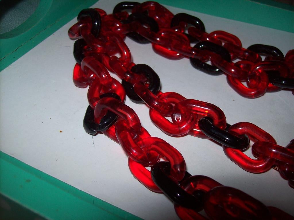 Ketting Kunststof Rood Zwart schakels leuk model, Sieraden, Tassen en Uiterlijk, Kettingen, Verzenden, Nieuw, Rood, Kunststof