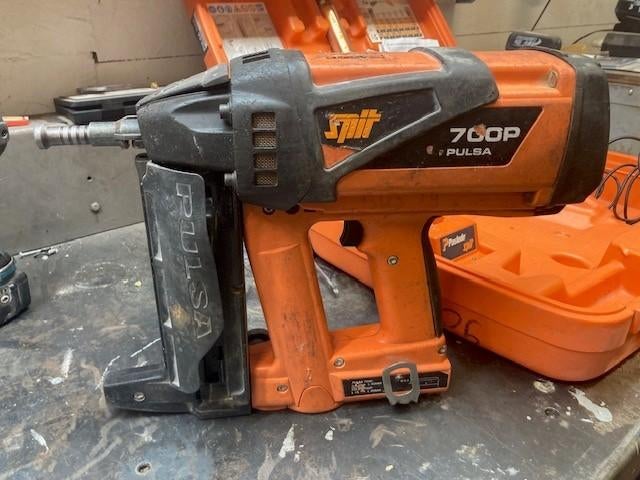 Spit pulsa 700p nagel pistool, Ophalen, Gebruikt