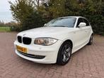 BMW 1-serie 118i EXECUTIVE/LEER/NAV/XENON/NIEUWE APK, Auto's, 1-Serie, Euro 5, Achterwielaandrijving, Wit