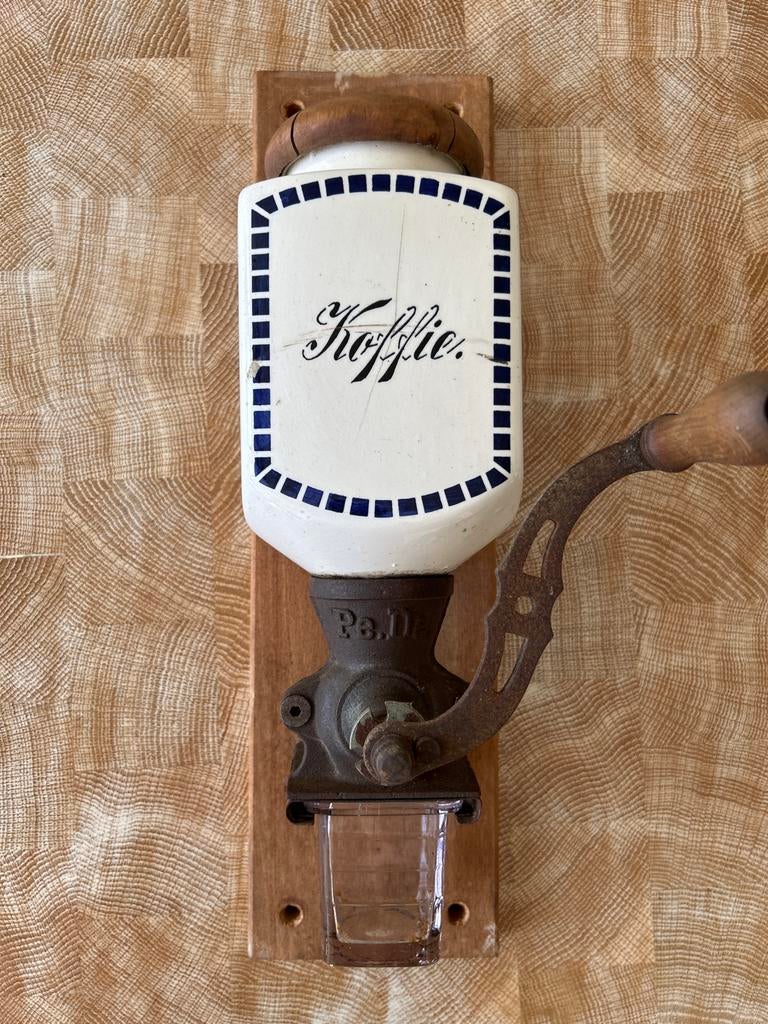 Antieke Wandkoffiemolen - Decoratief en Functioneel, Ophalen of Verzenden