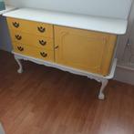 Oud kastje, opknappertje - Geel met wit dressoir, Antiek en Kunst, Ophalen