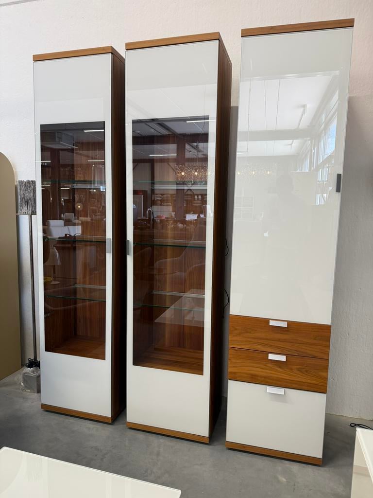 Hulsta wandkast Glas Noten hout Design Kast Servieskast, Hulsta, Nieuw, Ophalen of Verzenden, Glas