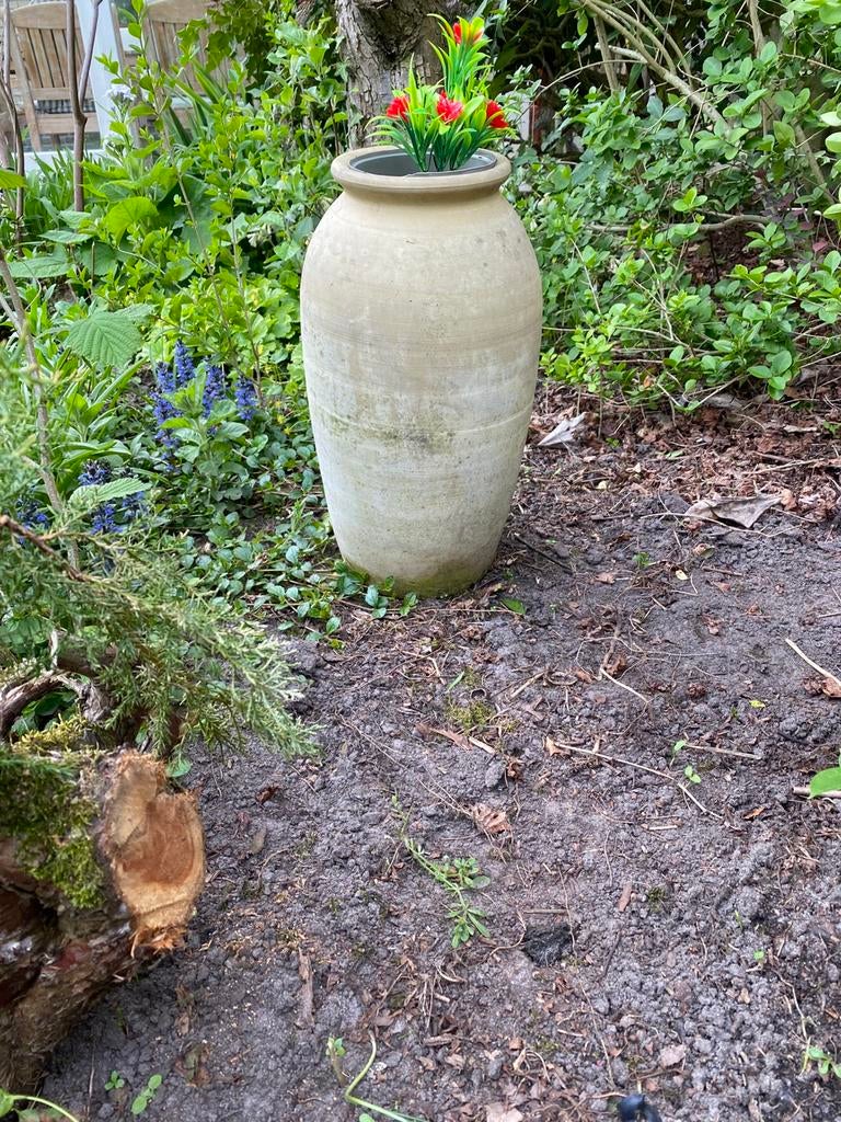 buiten terracotta tuinpot pot kruik 41cm hoog te koop., Tuin en Terras, Tuinvazen, Ophalen of Verzenden, Zo goed als nieuw