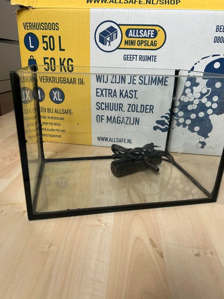 Klein keek aquarium met filter, Dieren en Toebehoren, Ophalen, Zo goed als nieuw, Leeg aquarium