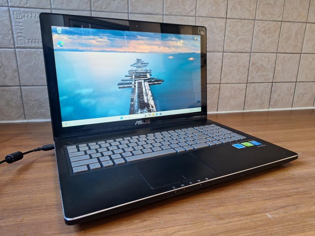 Asus Q550LF 15.6" Touchscreen Laptop, Computers en Software, Windows Laptops, Zo goed als nieuw, 15 inch, SSD, 2 tot 3 Ghz, 16 GB