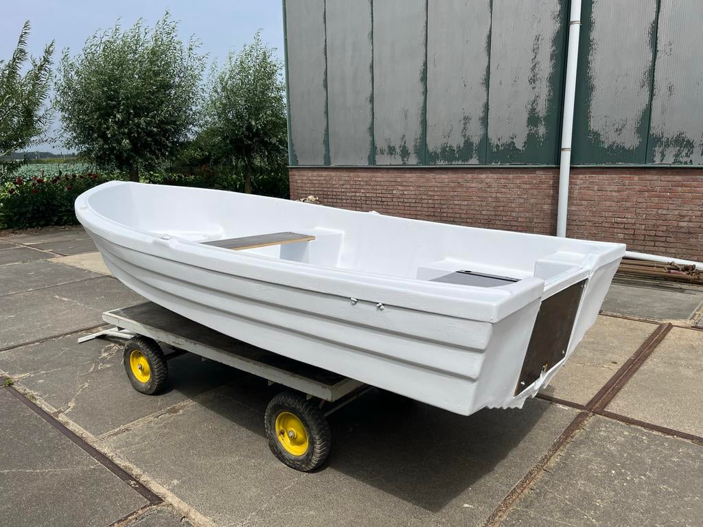 Polyesterboot 3,70m x 1,70m, Ophalen, Gebruikt