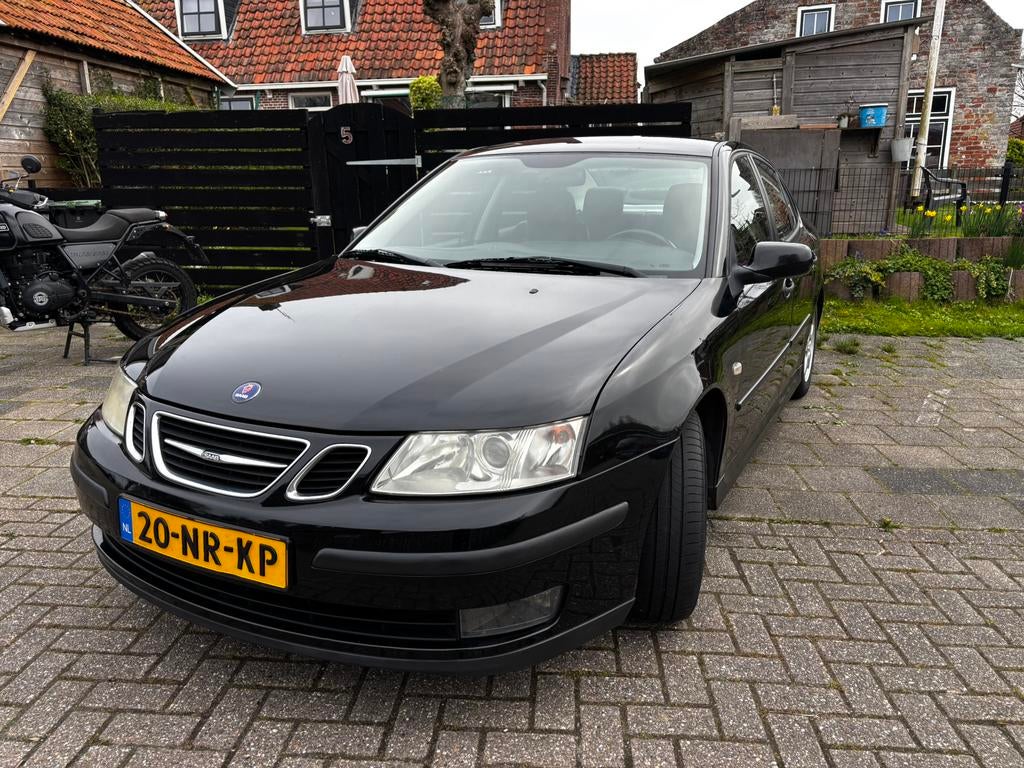 Saab 9-3 1.8 T Sport Sedan 2004 Zwart Youngtimer, Auto's, Voorwielaandrijving, 1998 cc, Zwart, 4 cilinders
