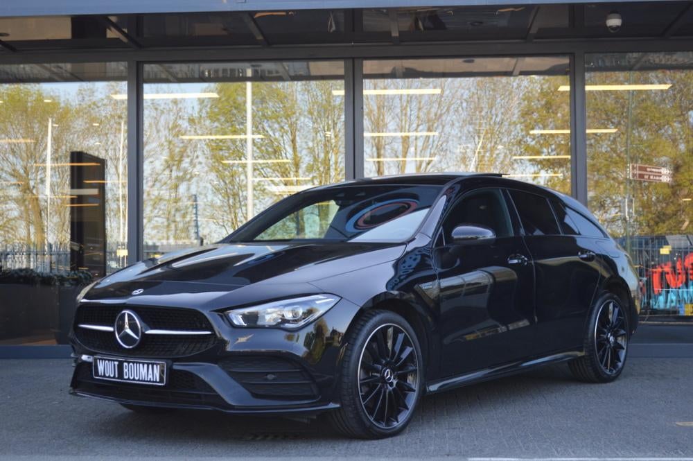 Mercedes-Benz CLA-Klasse Shooting Brake 250 e AMG Led Panora, Auto's, CLA, Gebruikt, 4 cilinders, 1650 kg