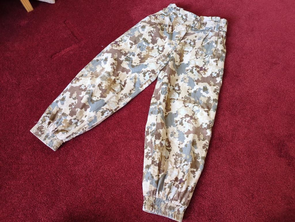 Zara camouflage broek maat 122/128 (label 134), Kinderen en Baby's, Kinderkleding | Maat 128, Broek, Gebruikt, Jongen of Meisje