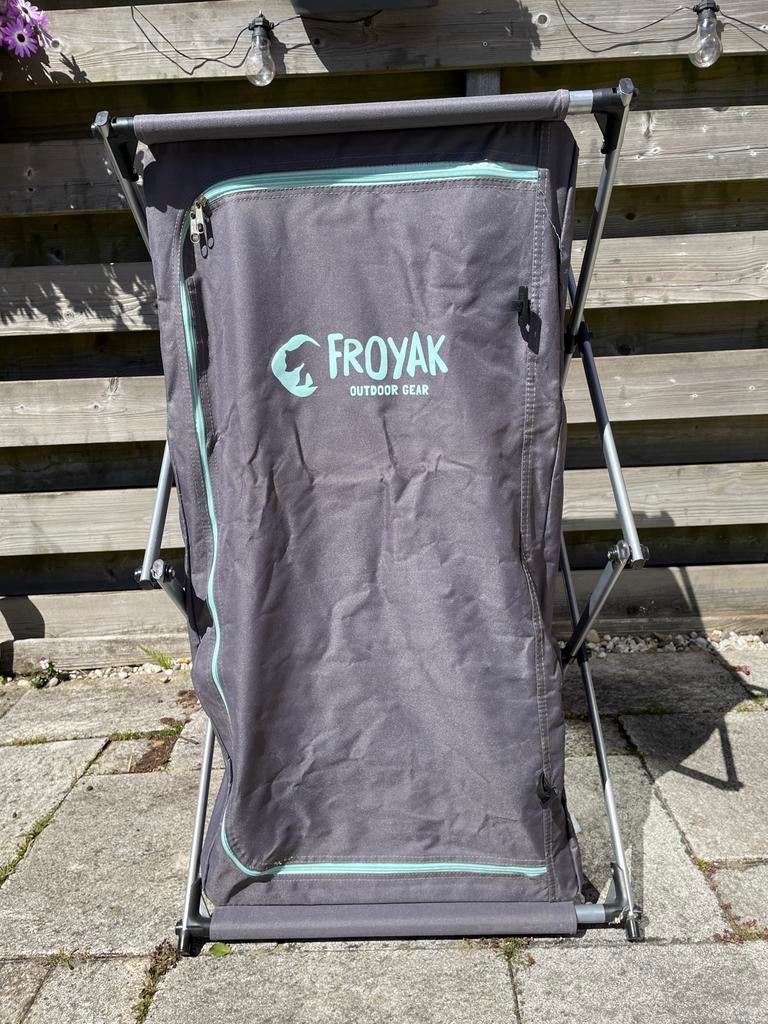 Froyak Outdoor Gear Opvouwbare Campingkast met Planken, Ophalen, Zo goed als nieuw