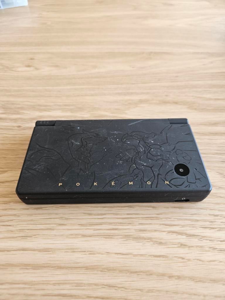 Nintendo DSi Zwart Pokémon Reshiram Editie - Gebruikt, Spelcomputers en Games, Spelcomputers | Nintendo DS, Ophalen of Verzenden