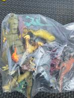 Grote pak dinosaurussen en een beer, Ophalen, Zo goed als nieuw