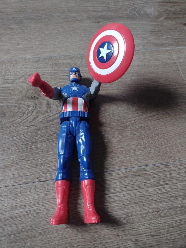Captain America actiefiguur met schild, Ophalen, Zo goed als nieuw