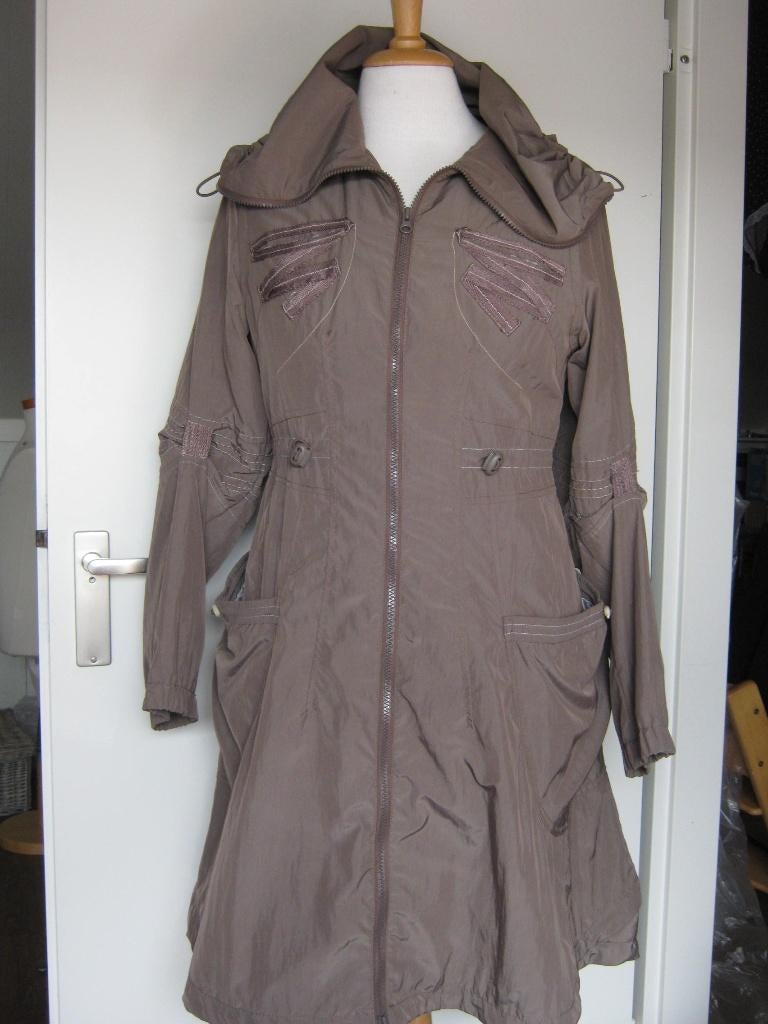 Fijne  jas maat M van DIDI ., Ophalen of Verzenden, Zo goed als nieuw, Maat 38/40 (M), Beige