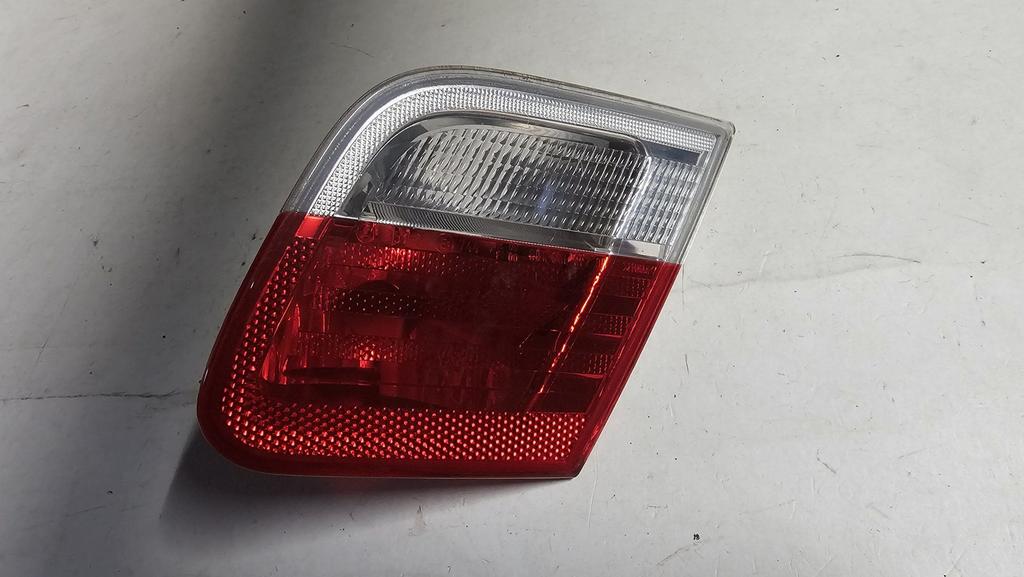 Achterlicht wit rood op achterklep rechts BMW 3 serie E46 co, Auto-onderdelen, Gebruikt, -, Ophalen of Verzenden, -