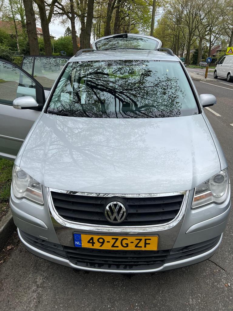 Volkswagen Touran 1.9 TDI 77KW AUT 2008 Grijs, Auto's, 4 cilinders, Origineel Nederlands, Diesel, Zilver of Grijs