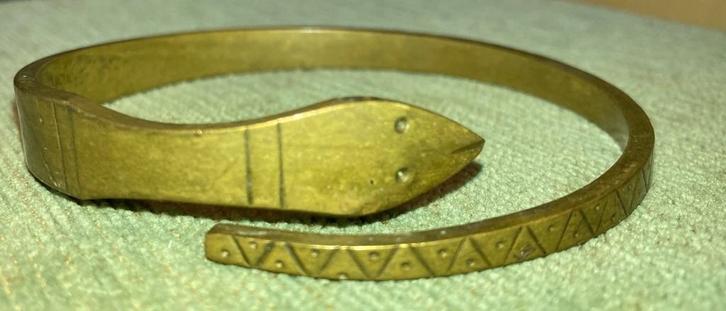 Oude slangen armband messing slang motief, Antiek en Kunst, Curiosa en Brocante, Verzenden