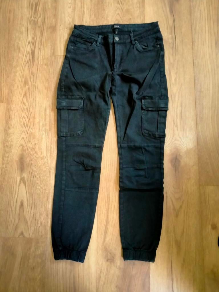 Zwarte broek Only maat 40/34, Kleding | Dames, Spijkerbroeken en Jeans, Only, Zwart, Ophalen of Verzenden, Zo goed als nieuw