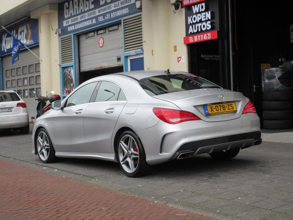 Mercedes-Benz CLA-klasse 200 AMG Automaat Leer Navi Camera, Auto's, Mercedes-Benz, Euro 6, 715 kg, Leder en Stof, 1595 cc
