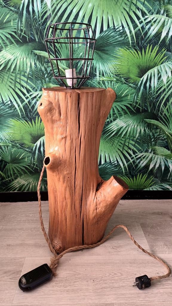Unieke boomstam lamp met dimmer - Handgemaakt, Huis en Inrichting, Lampen | Vloerlampen, Ophalen