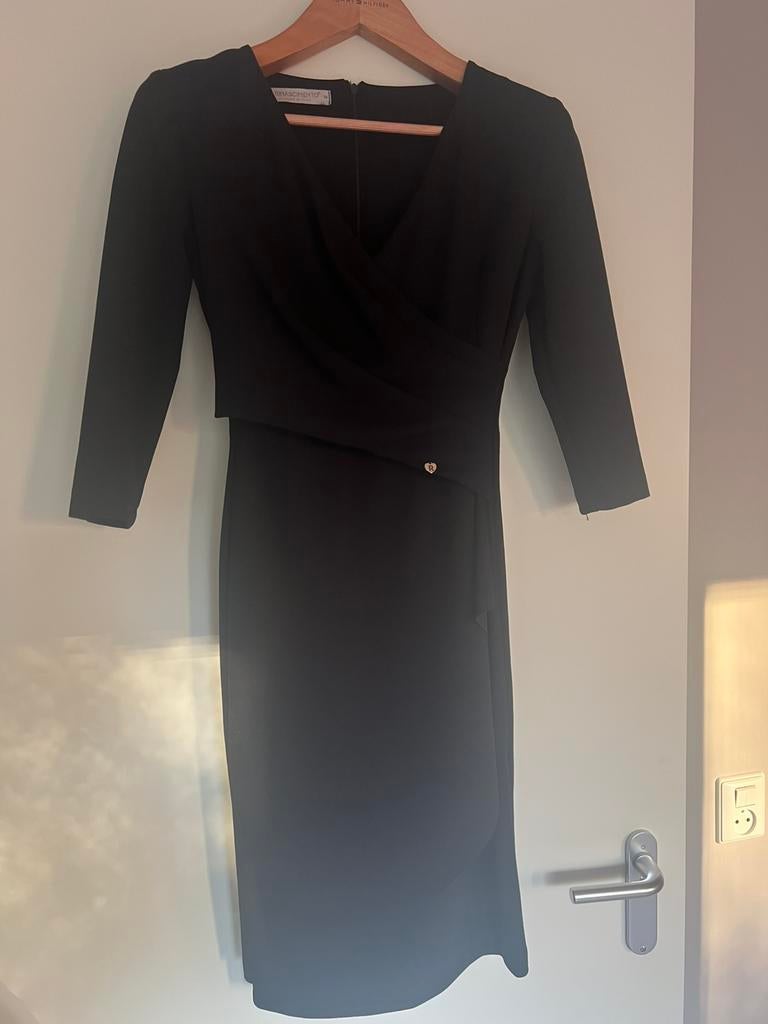 Rinascimento mooie zwarte jurk/ maat M, Kleding | Dames, Jurken, Zo goed als nieuw, Maat 38/40 (M), Zwart, Knielengte, Verzenden