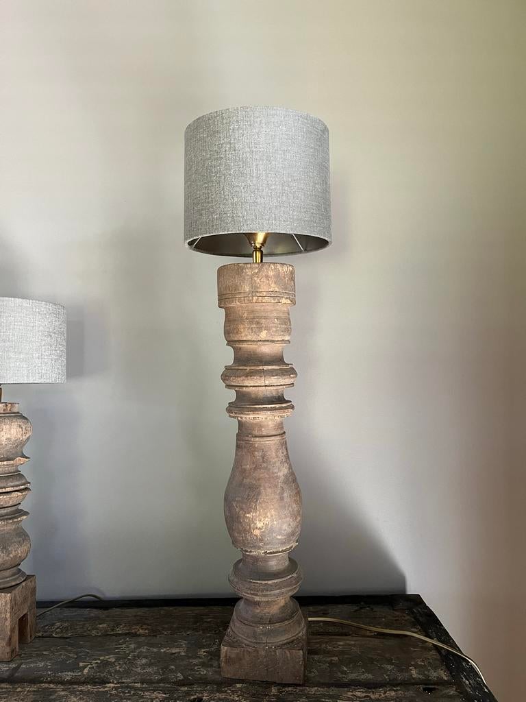 Balusterlamp Aura Peeperkorn met kap, 74 cm hoog, Ophalen, Gebruikt, Hout, 50 tot 75 cm