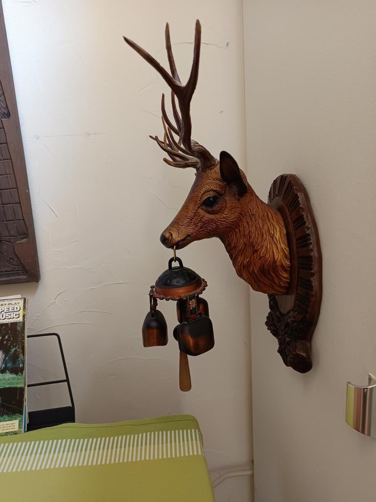 Jaren 60 kunststof hertenkop met bellen, Antiek en Kunst, Ophalen of Verzenden