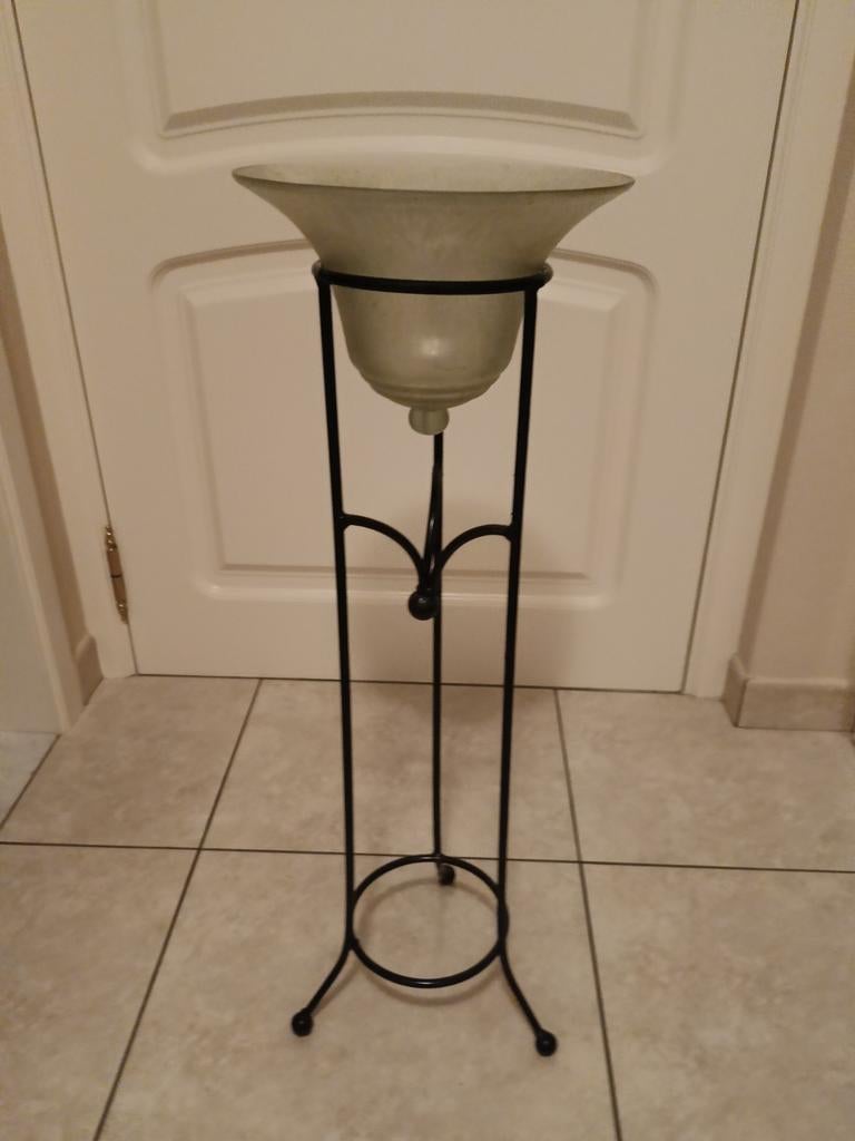 Metalen staander met glazen stolp, Ophalen, Zo goed als nieuw