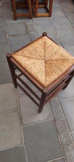 Houten krukje met rieten zitting 39x39x47,5 cm, Ophalen