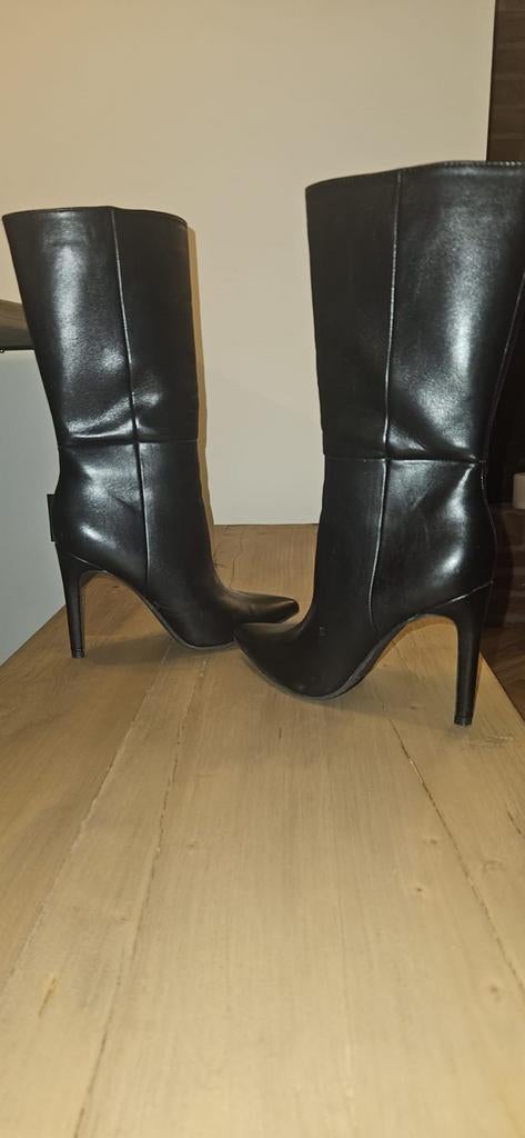 Zwarte laarzen met hoge hak (10cm), Kleding | Dames, Schoenen, Ophalen of Verzenden, Zo goed als nieuw, Zwart, Hoge laarzen