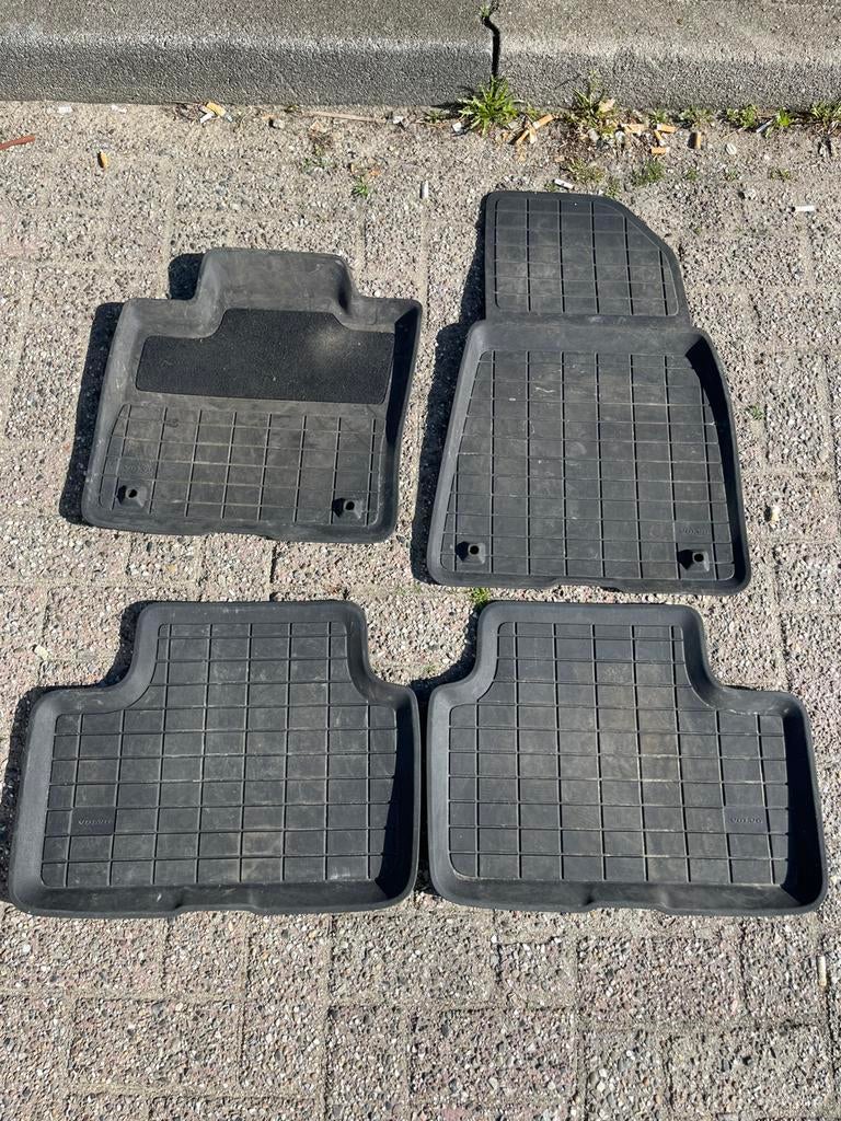Volvo XC 40 rubber automatten, Ophalen of Verzenden, Zo goed als nieuw
