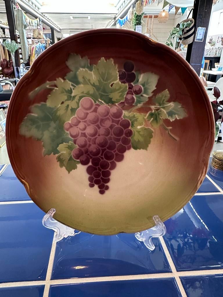 K&G Luneville handbeschilderd bord met druiven, Antiek en Kunst, Antiek | Keramiek en Aardewerk, Ophalen of Verzenden