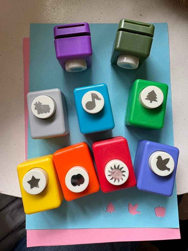 Perforator figuren, Ophalen, Zo goed als nieuw