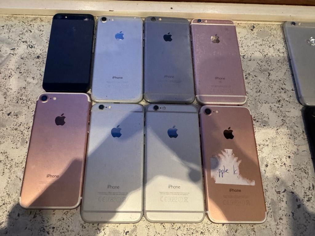 Partij van 26 iPhones - werking onbekend (hobbybeëindiging), Telecommunicatie, Mobiele telefoons | Apple iPhone, Zwart, Ophalen of Verzenden