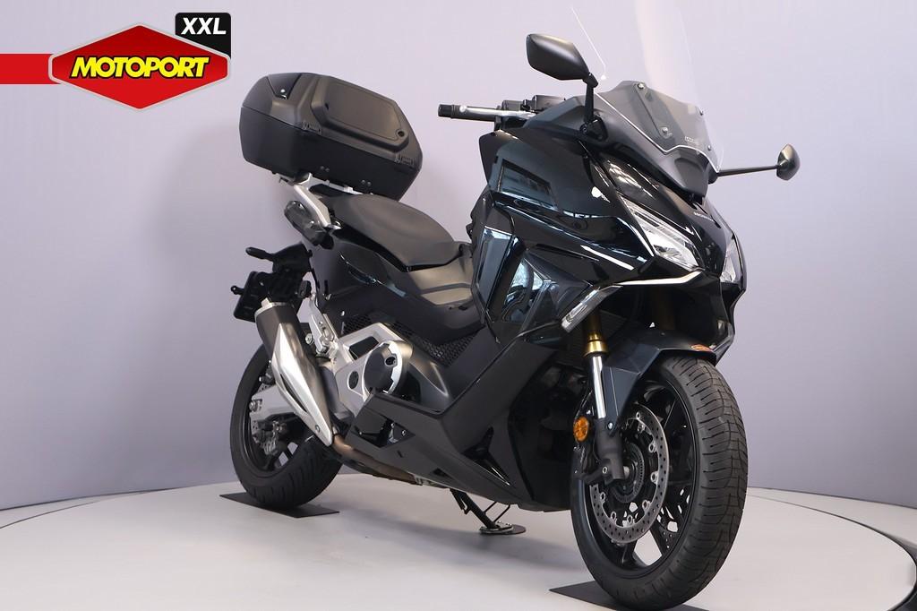 Honda Forza 750, Scooter, Bedrijf