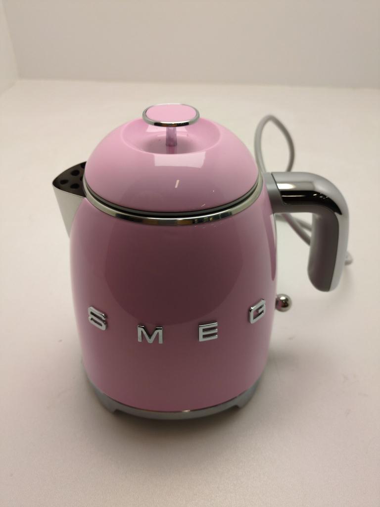 SMEG Waterkoker roze - Retourdeal, Witgoed en Apparatuur, Waterkokers, Info@mystore.nl, Bruggestraat 18, Zo goed als nieuw, Minder dan 1 liter