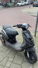 Zip 70cc zonder 123, Fietsen en Brommers, Scooters | Piaggio, Ophalen, Zo goed als nieuw, Benzine, 70 cc
