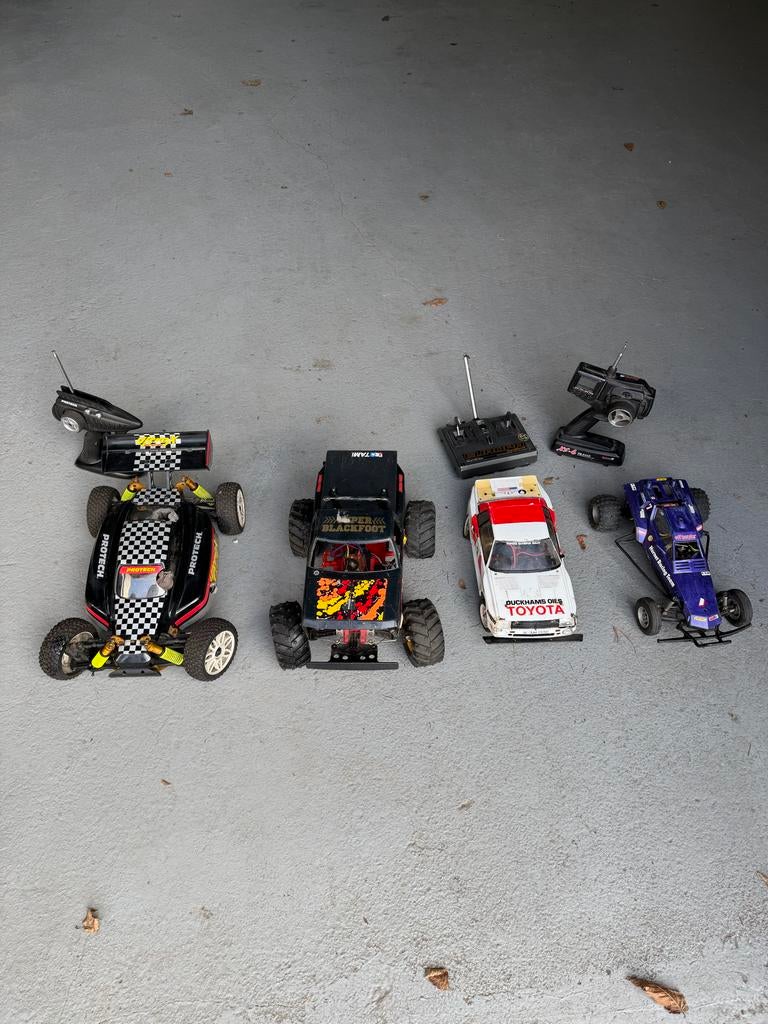 Partij RC auto's: 3 Tamiya, 1 Protech + 3 afstandsbediening, Gebruikt, Auto, Groter dan 1:32, Ophalen of Verzenden