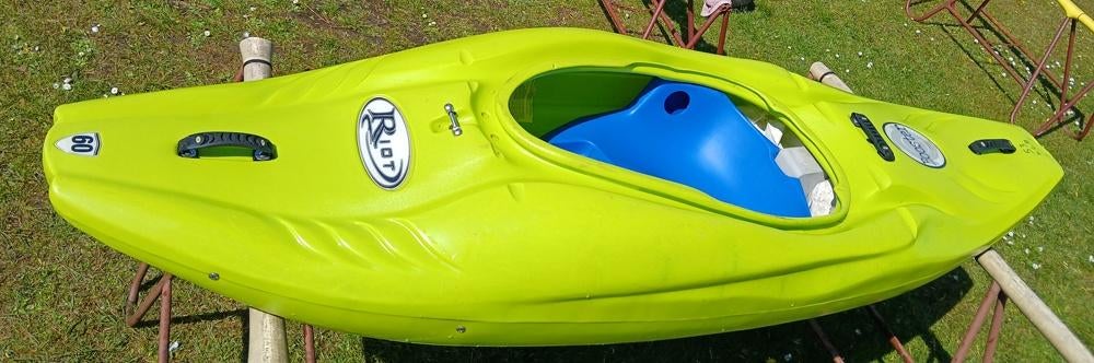 Kajak Riot Booster 60 - wildwater, Ophalen, Gebruikt, 1-persoons