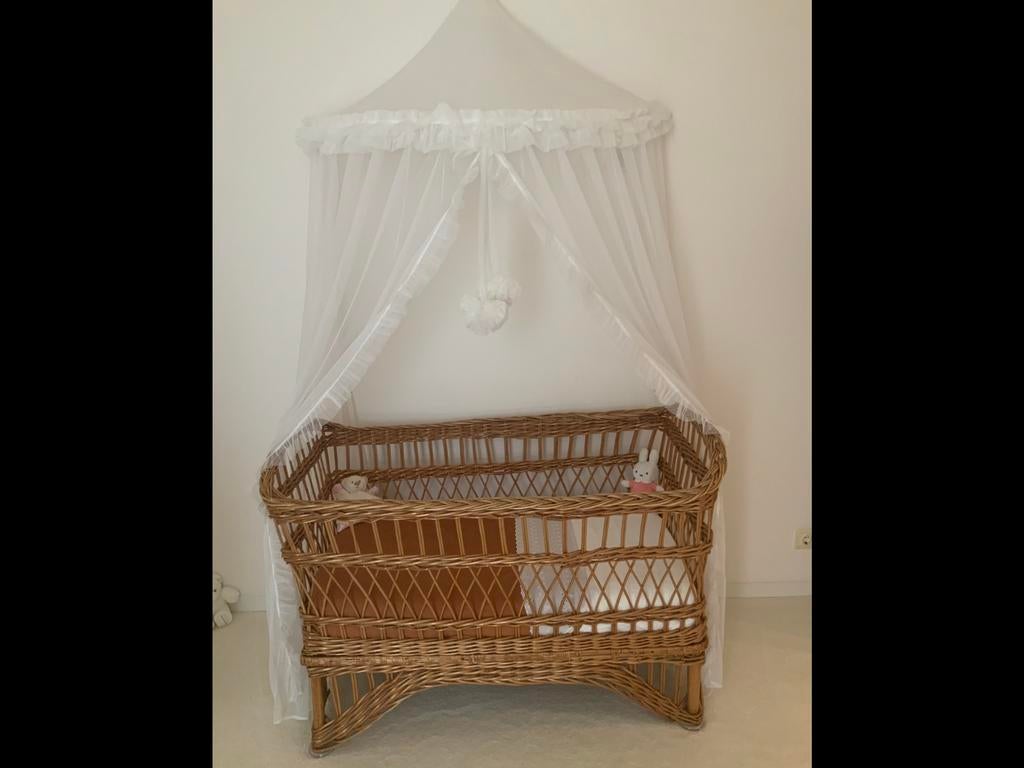 Vintage rieten wiegje met toebehoren, Ophalen, Gebruikt