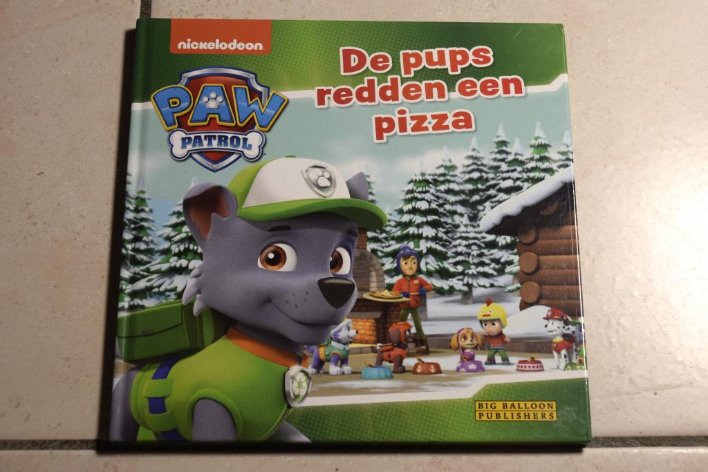 Paw patrol! De pups redden een pizza, Ophalen of Verzenden, Zo goed als nieuw, Fictie algemeen, Voorleesboek