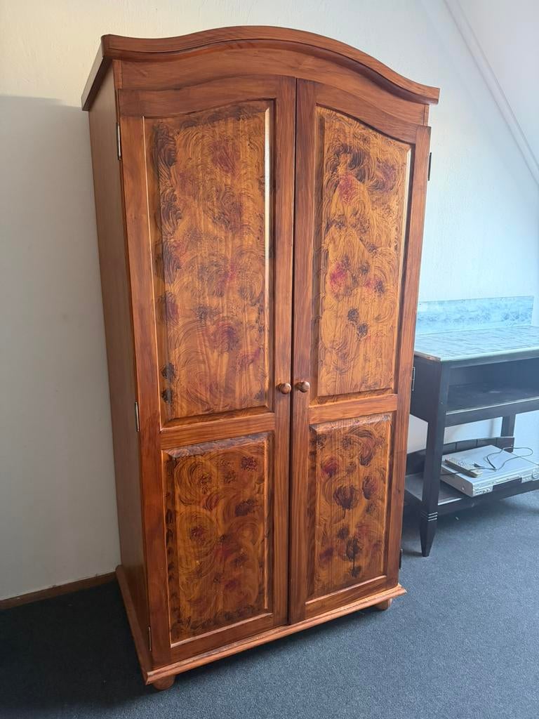 Oude meidenkast, Ophalen