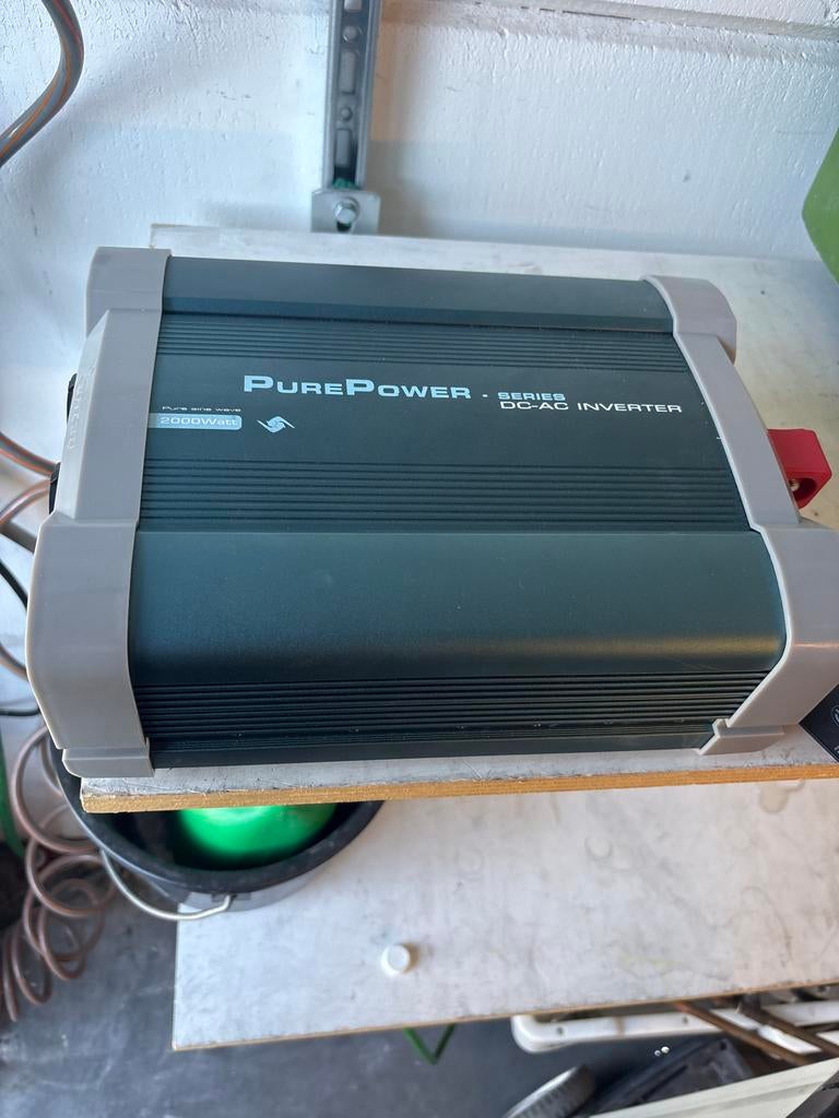 Xenteq Omvormer 12V naar 230V, 2000W met afstandsbediening, Ophalen of Verzenden, Zo goed als nieuw